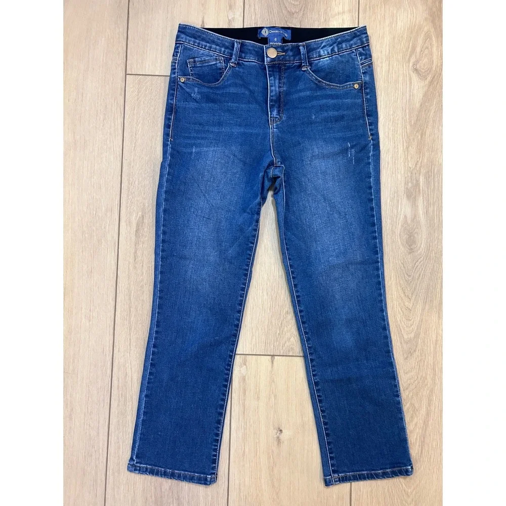 Democracy Ab solution Straight Leg Jeans Medium Wash Blue Size 6 Elastic Waist